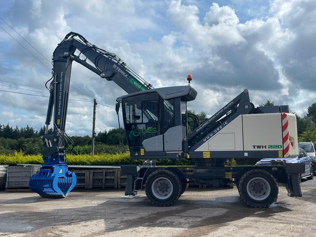 Waste Rehandler Terex Ecotec Waste Handler – QRS | Quarry & Recycling Solutions
